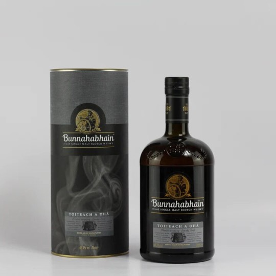 Бунахавън Toiteach A Dhà 0.7 л. – Islay Single Malt Scotch Whisky с торфен дим, шери, дъб и черен пипер