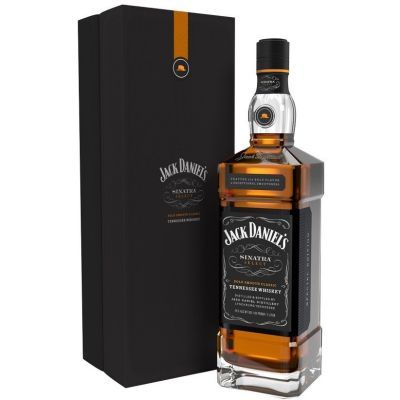 Jack Daniel's Sinatra Select – Tennessee Whiskey с карамел, ванилия, подправки и богат дъбов характер 1 л