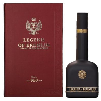Легенда Кремля Черна Бутилка с Червена Книга 0.7 л.